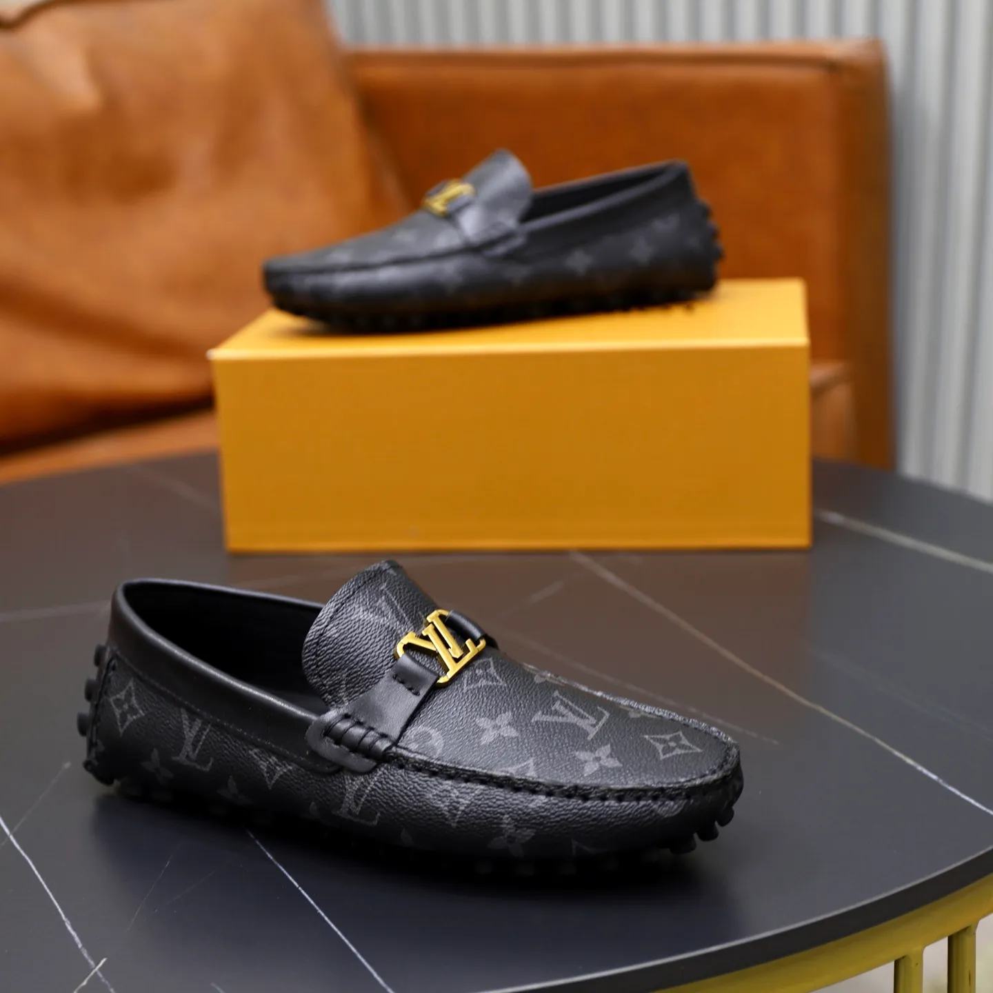 Ex-factory price: 480💰【LV】Louis Vuitton ⚠️High-end men’s driving and pedal series ⚠️38-44 (customized for 45) ⚠️All original cowhide leather! Thick and soft! Made entirely of calfskin lining! The latest non-slip beanie sole! Three-dimensional package technology! Fashionable and classic! Handicrafts! Original high quality! Feel free to compare!